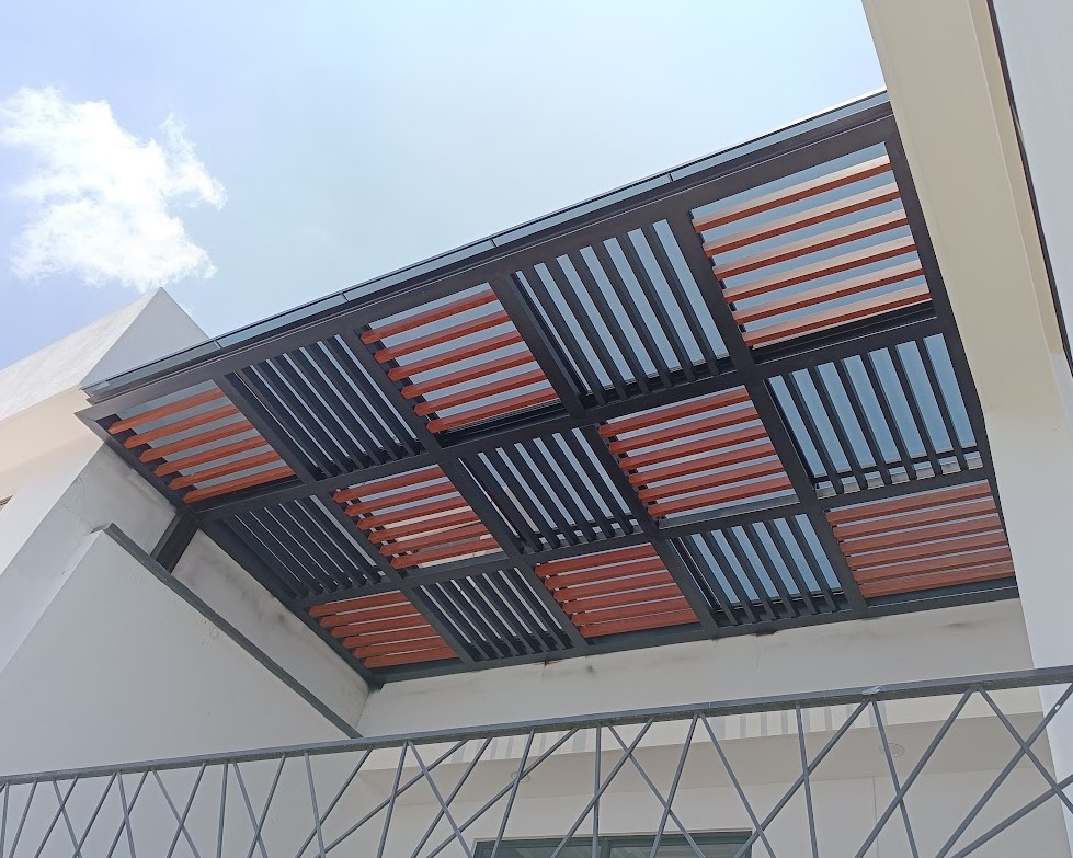 Pergolado con vidrio templado 1